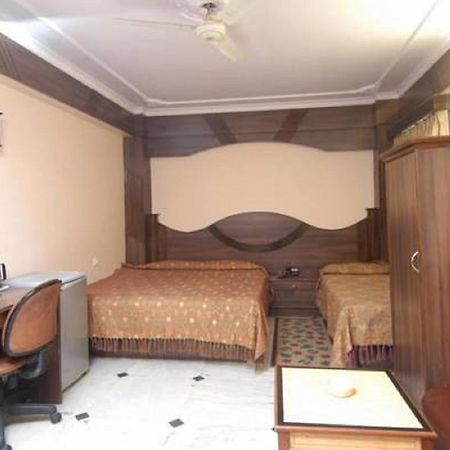 Hotel Welcome Palace Agartala Esterno foto