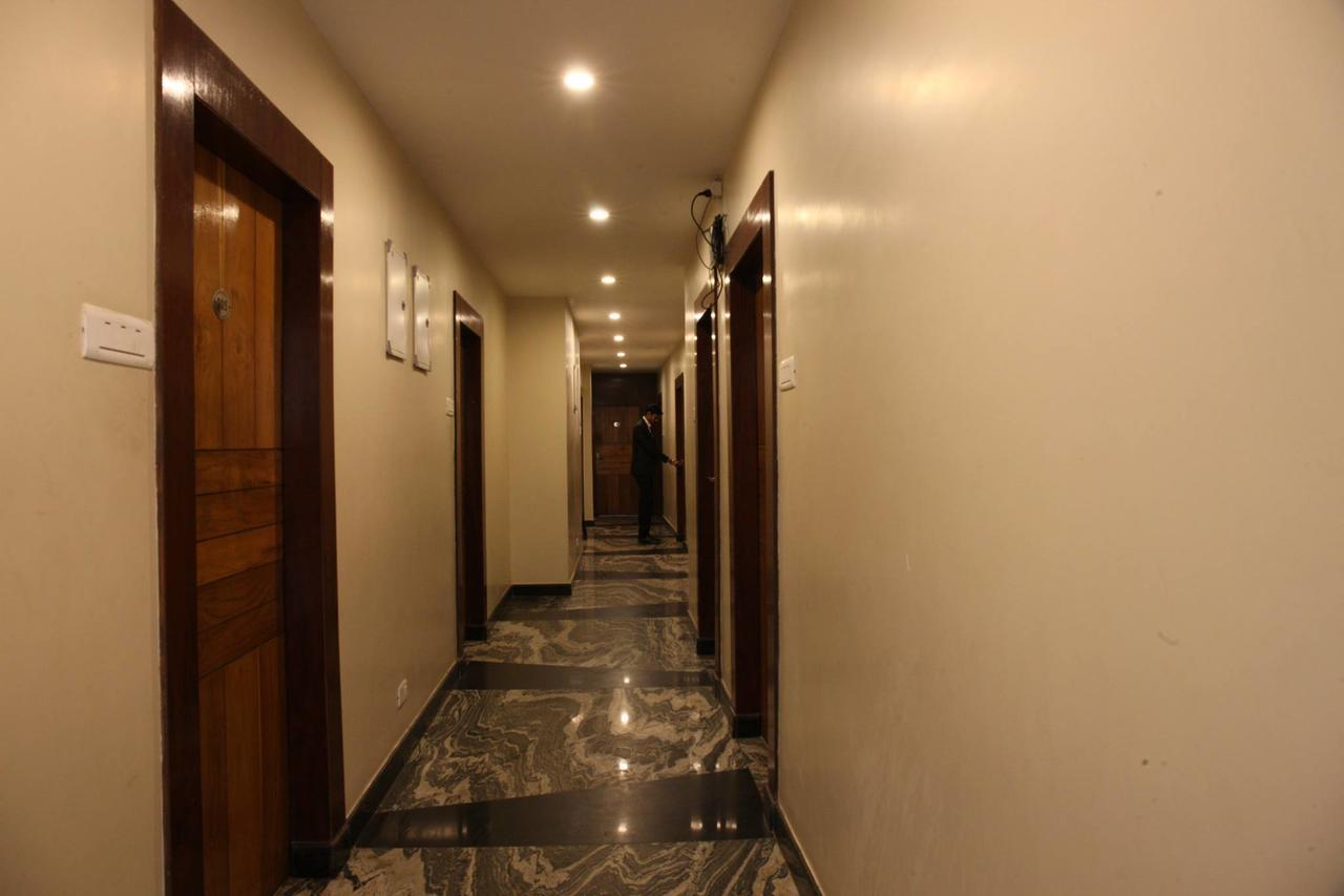 Hotel Welcome Palace Agartala Esterno foto