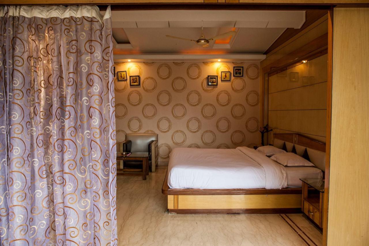 Hotel Welcome Palace Agartala Esterno foto
